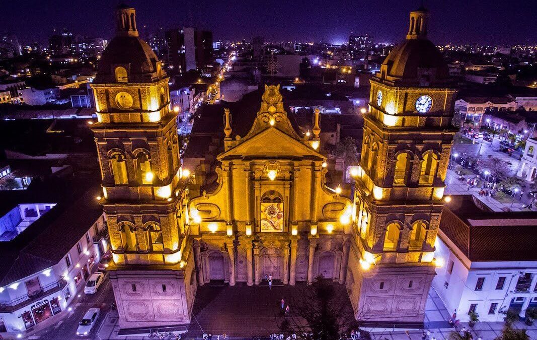 Explorando la Riqueza Arquitectónica de Santa Cruz de la Sierra, Bolivia